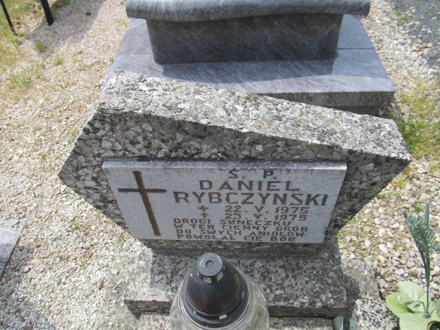 Daniel Rybczyński 1975 Lubomierz - Grobonet - Wyszukiwarka osób pochowanych
